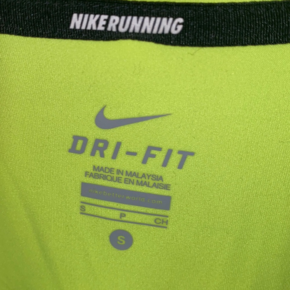 🎱Adorable Neon yellow Nike pullover! - Picture 3 of 8